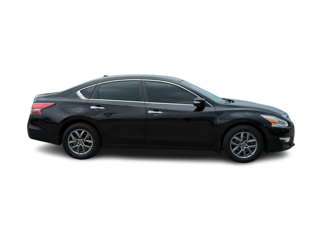 Thumbnail: 2015 Nissan Altima - 22