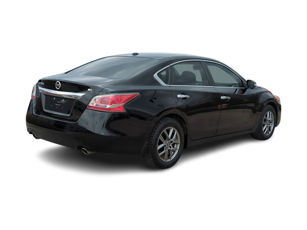 Thumbnail: 2015 Nissan Altima - 21
