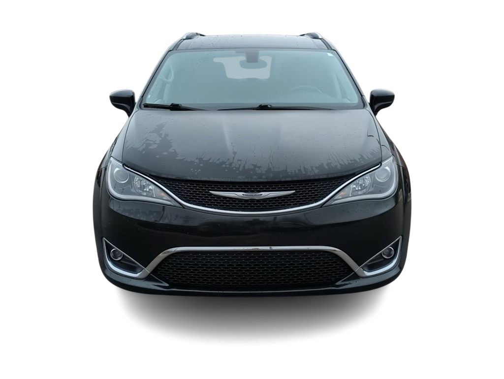 Thumbnail: 2018 Chrysler Pacifica - 3