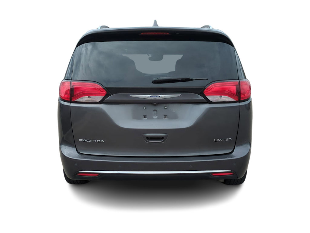 Thumbnail: 2018 Chrysler Pacifica - 5