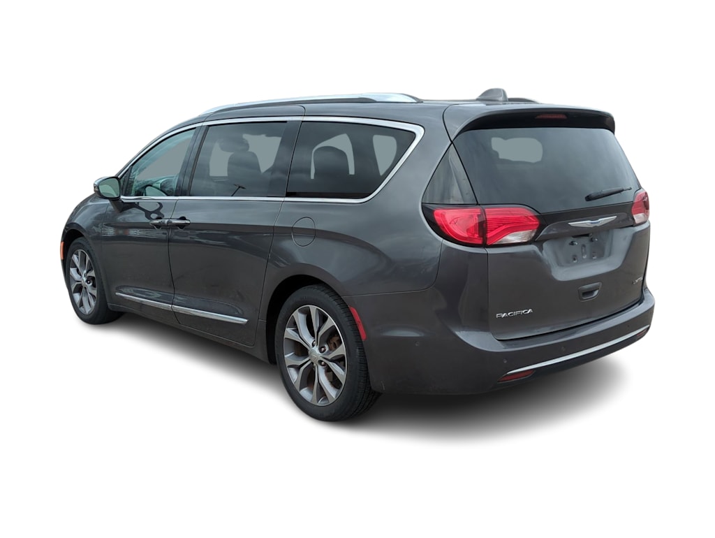 Thumbnail: 2018 Chrysler Pacifica - 4