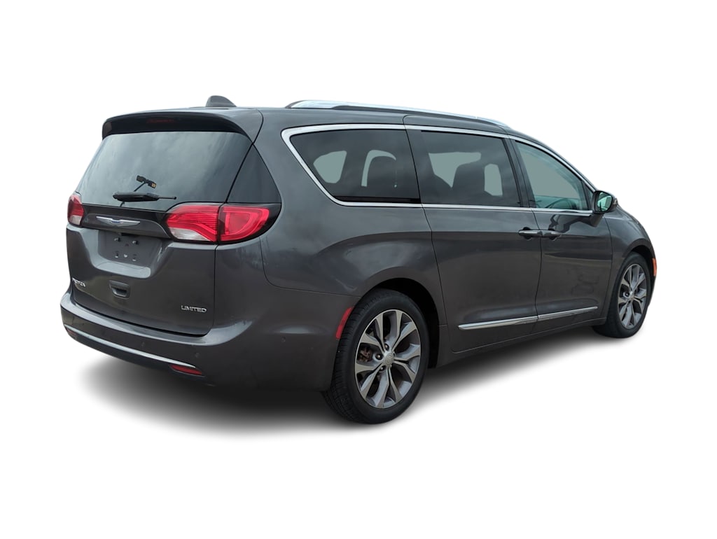 Thumbnail: 2018 Chrysler Pacifica - 20