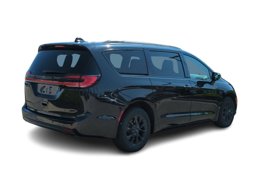 Thumbnail: 2021 Chrysler Pacifica - 21