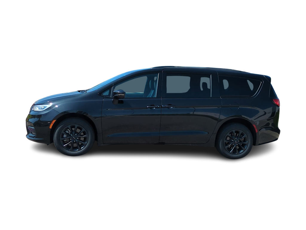 Thumbnail: 2021 Chrysler Pacifica - 3