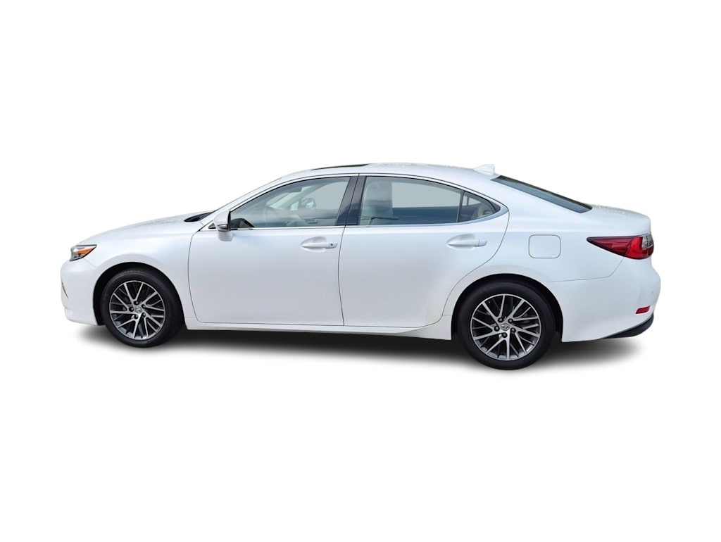 Thumbnail: 2017 Lexus ES - 3