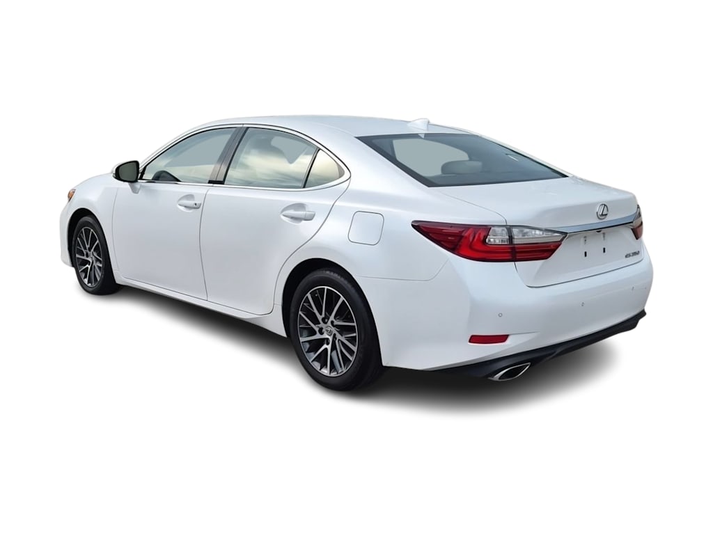 Thumbnail: 2017 Lexus ES - 4