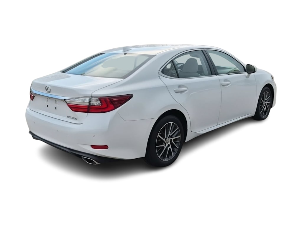 Thumbnail: 2017 Lexus ES - 21