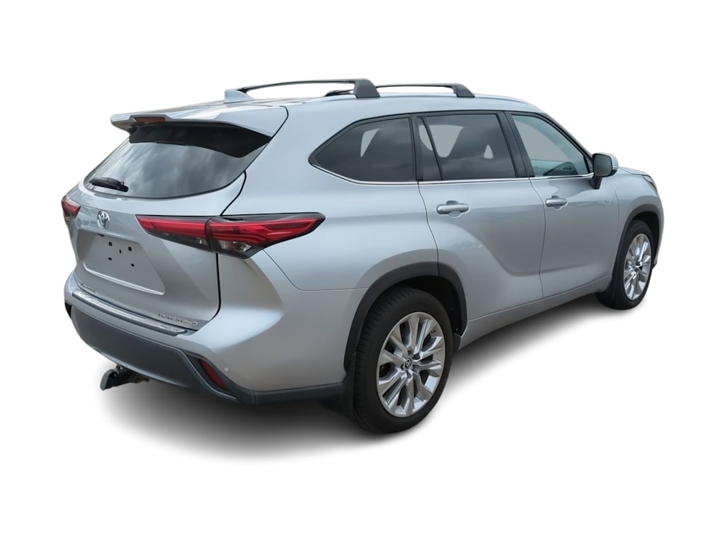 Thumbnail: 2021 Toyota Highlander - 17