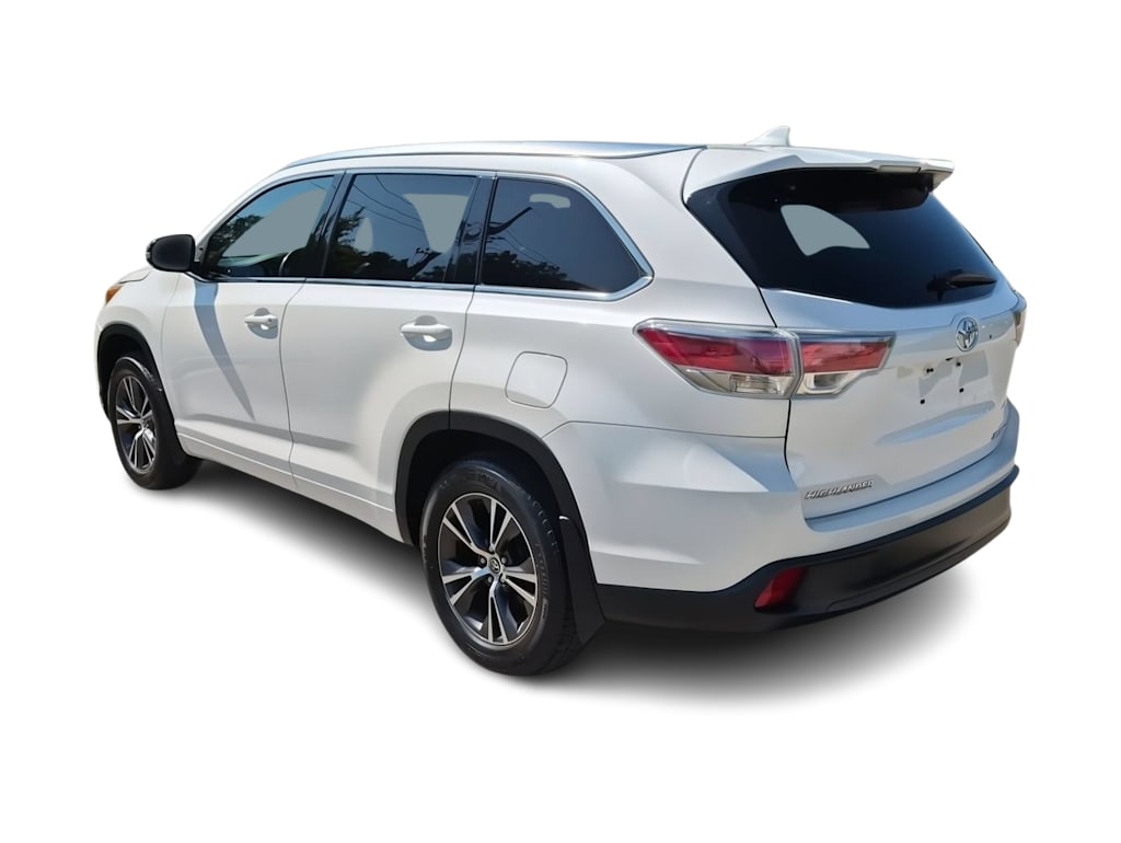 Thumbnail: 2016 Toyota Highlander - 4
