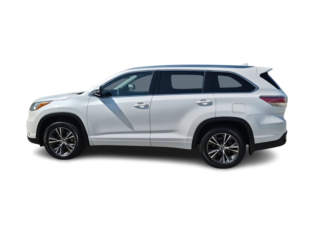 Thumbnail: 2016 Toyota Highlander - 3