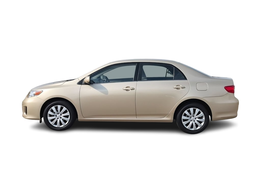 Thumbnail: 2013 Toyota Corolla - 3