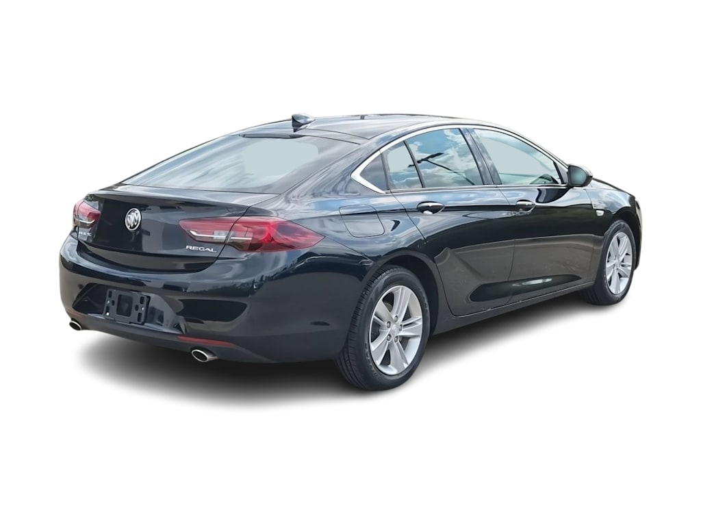 Thumbnail: 2018 Buick Regal - 22