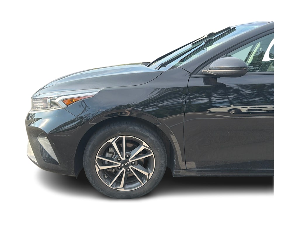 Thumbnail: 2022 Kia Forte - 14