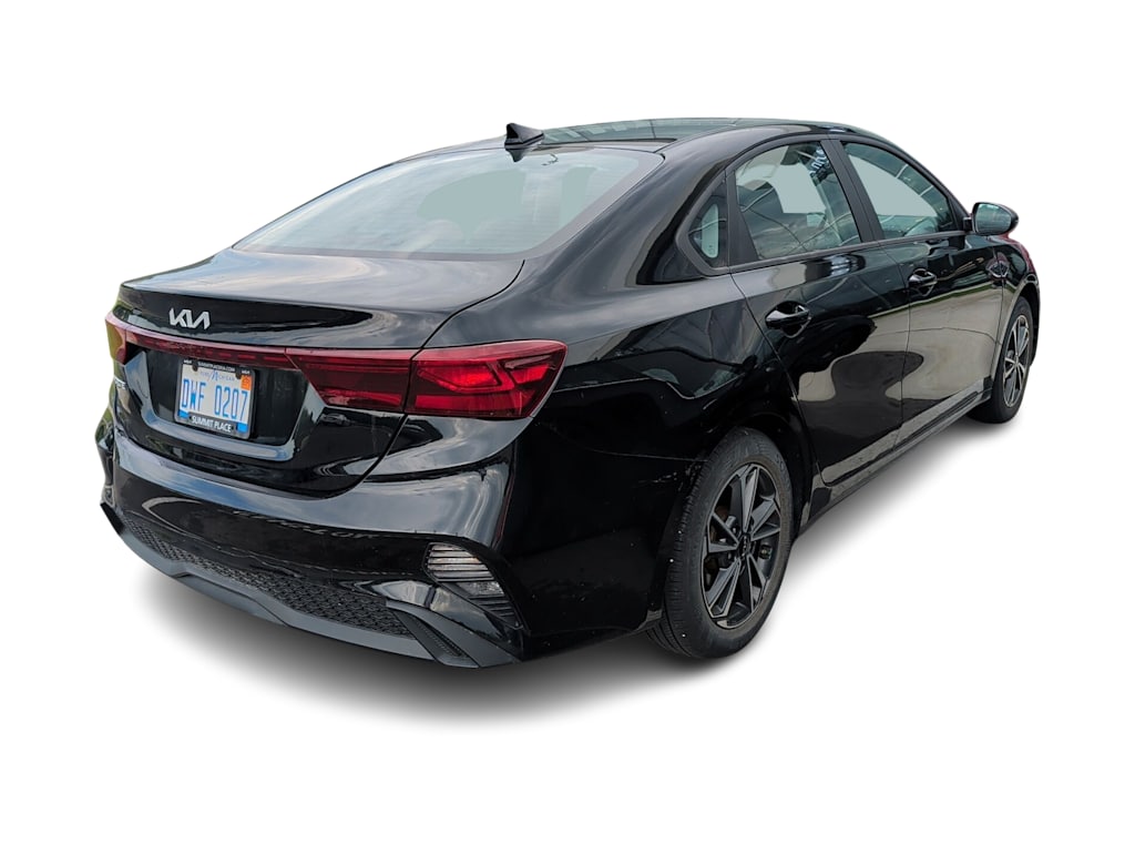 Thumbnail: 2022 Kia Forte - 13