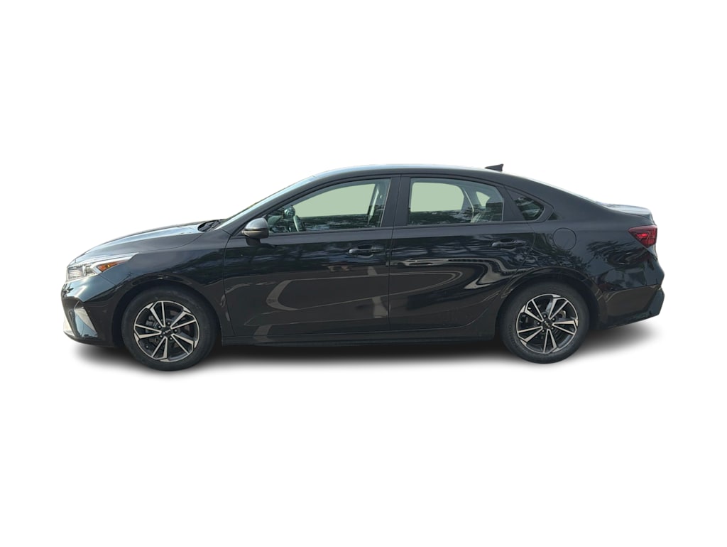 Thumbnail: 2022 Kia Forte - 15