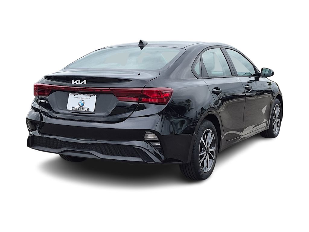Thumbnail: 2022 Kia Forte - 23
