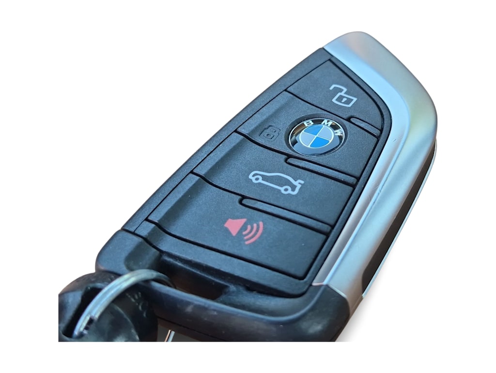 Thumbnail: 2025 BMW 3 Series - 38