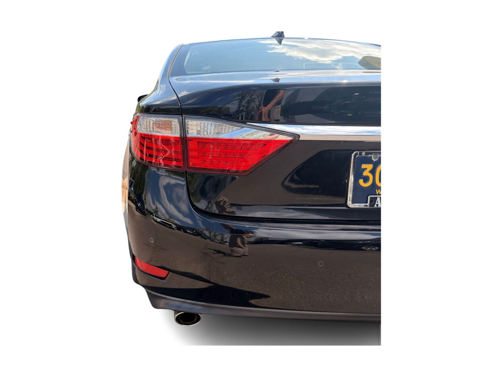 Thumbnail: 2015 Lexus ES - 3