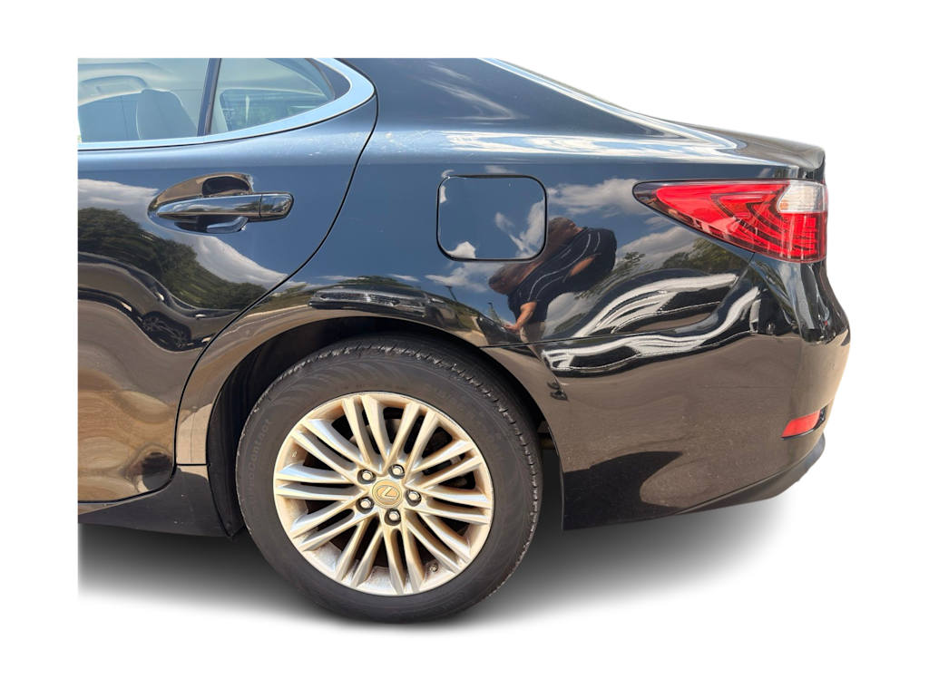 Thumbnail: 2015 Lexus ES - 14
