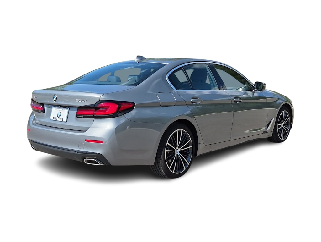 Thumbnail: 2023 BMW 5 Series - 22