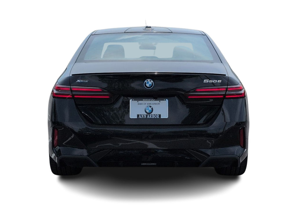 Thumbnail: 2027 BMW 5 Series - 5