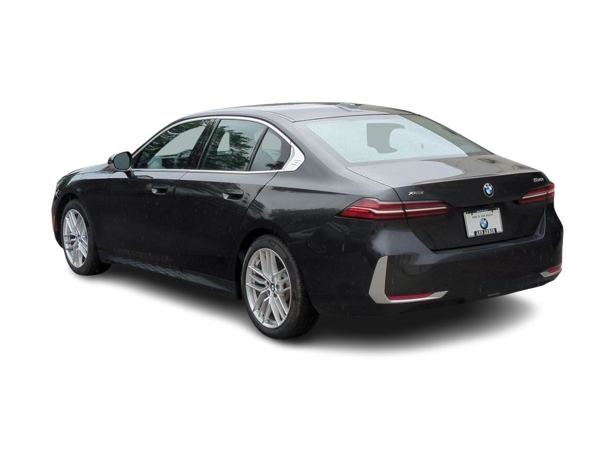 Thumbnail: 2025 BMW 5 Series - 4