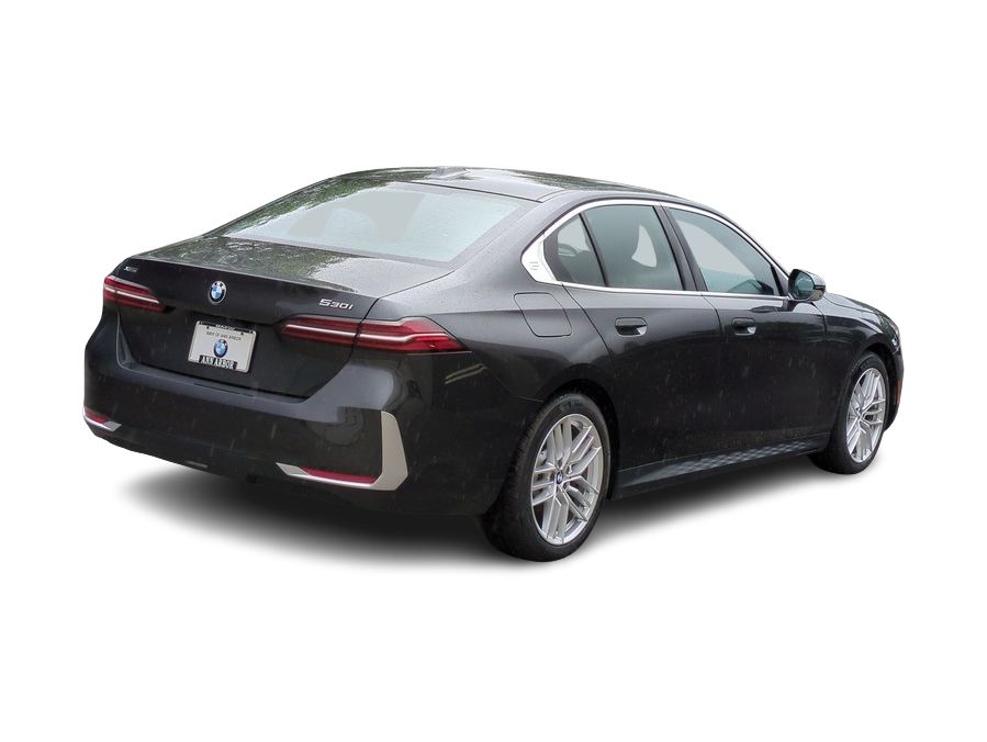 Thumbnail: 2025 BMW 5 Series - 23