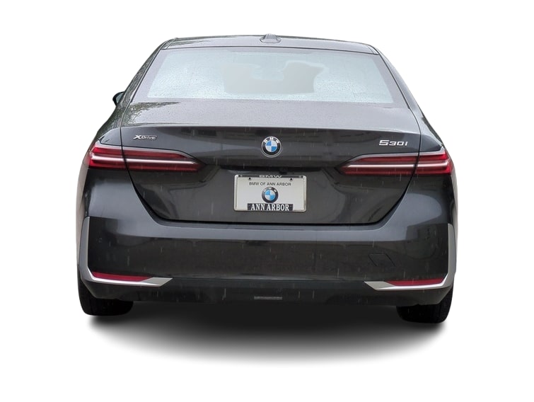 Thumbnail: 2025 BMW 5 Series - 5