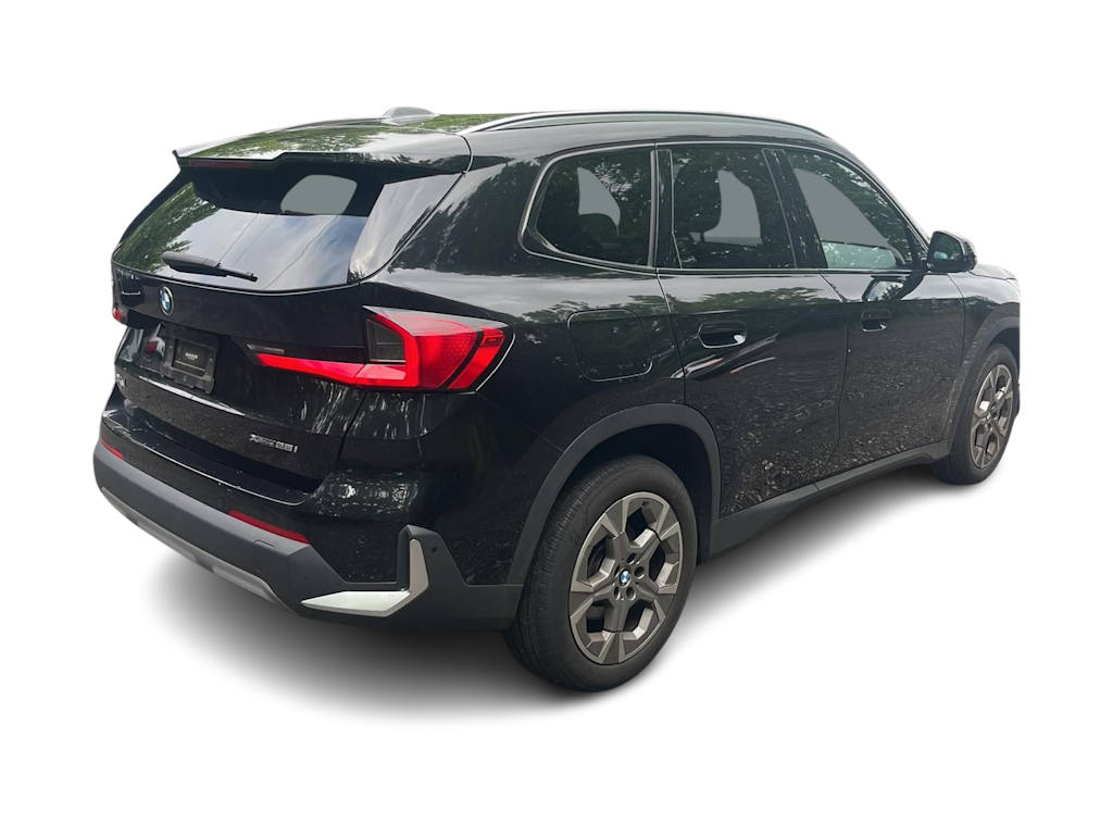 Thumbnail: 2023 BMW X1 - 14