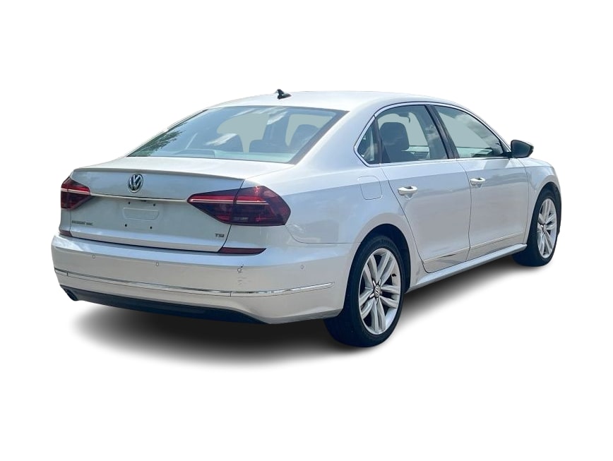 Thumbnail: 2017 Volkswagen Passat - 23