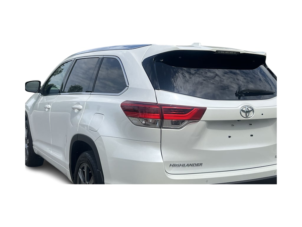 Thumbnail: 2019 Toyota Highlander - 28
