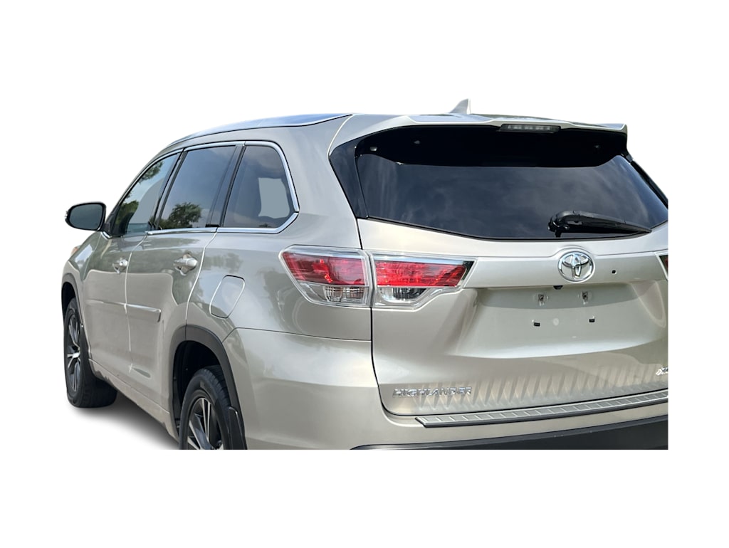 Thumbnail: 2016 Toyota Highlander - 28