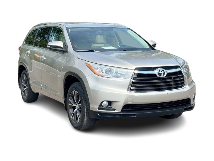 Thumbnail: 2016 Toyota Highlander - 21