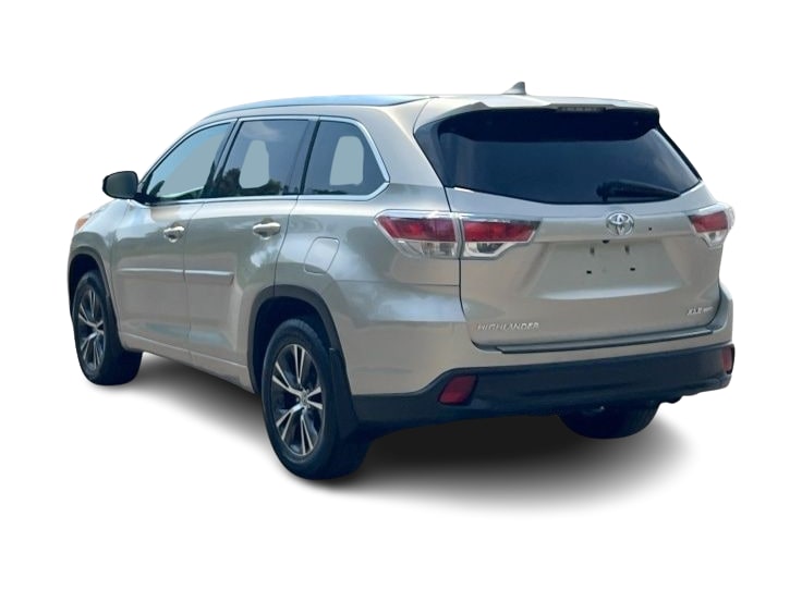 Thumbnail: 2016 Toyota Highlander - 4