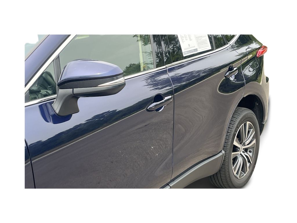 Thumbnail: 2021 Toyota Venza - 26