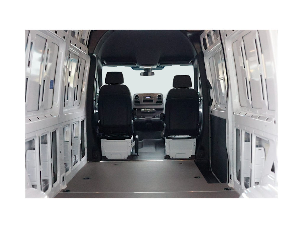 Thumbnail: 2025 Mercedes-Benz Sprinter - 13