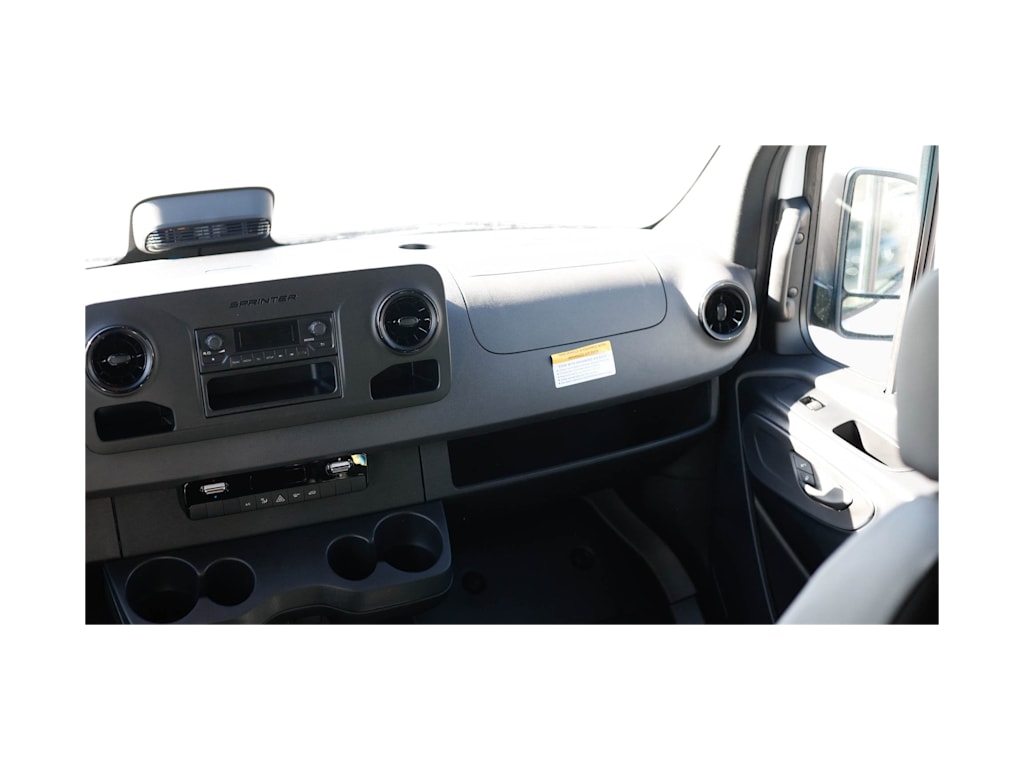 Thumbnail: 2025 Mercedes-Benz Sprinter - 23