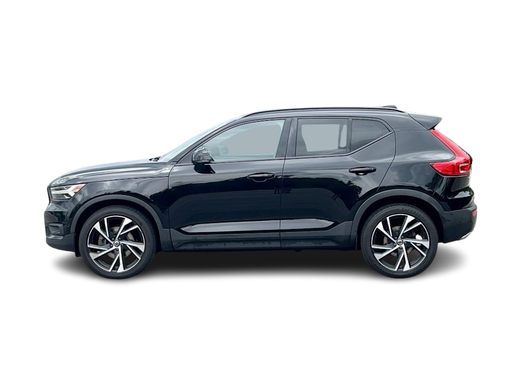 Thumbnail: 2019 Volvo XC40 - 3