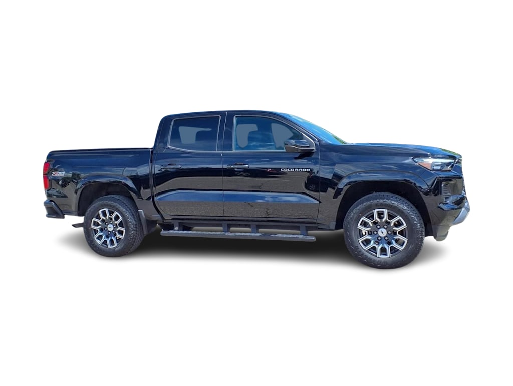 Thumbnail: 2023 Chevrolet Colorado - 16