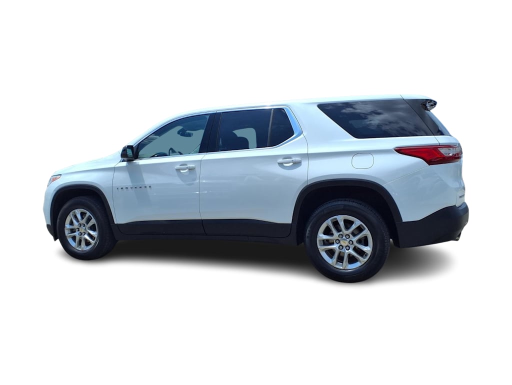 Thumbnail: 2021 Chevrolet Traverse - 3