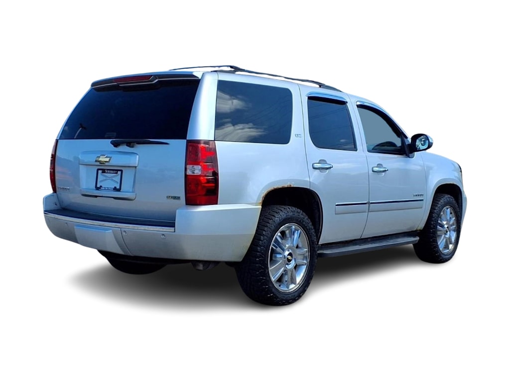 Thumbnail: 2010 Chevrolet Tahoe - 17