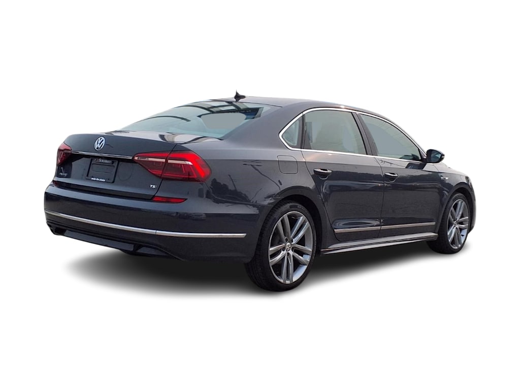 Thumbnail: 2017 Volkswagen Passat - 17