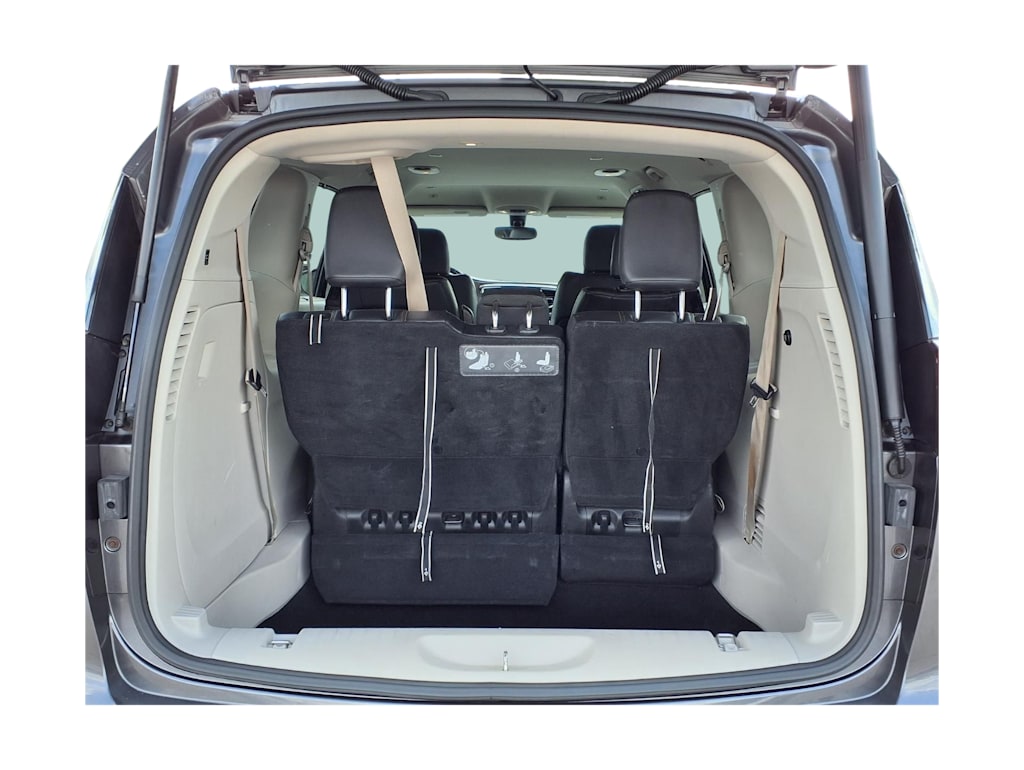 Thumbnail: 2019 Chrysler Pacifica - 14