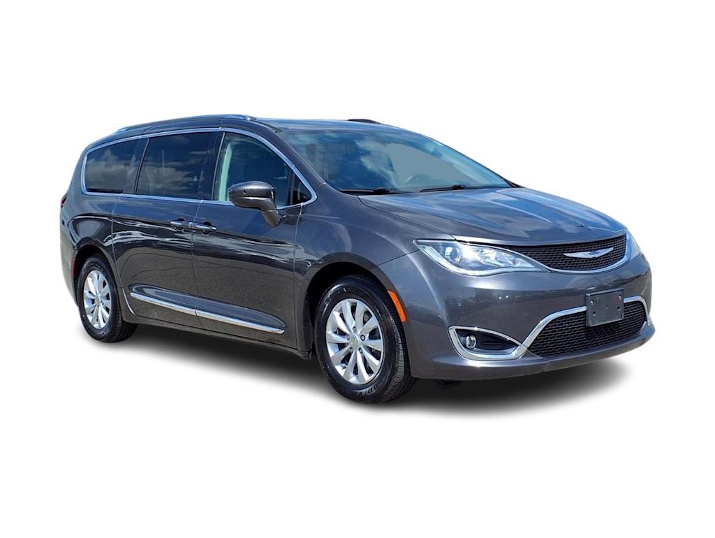 Thumbnail: 2019 Chrysler Pacifica - 16