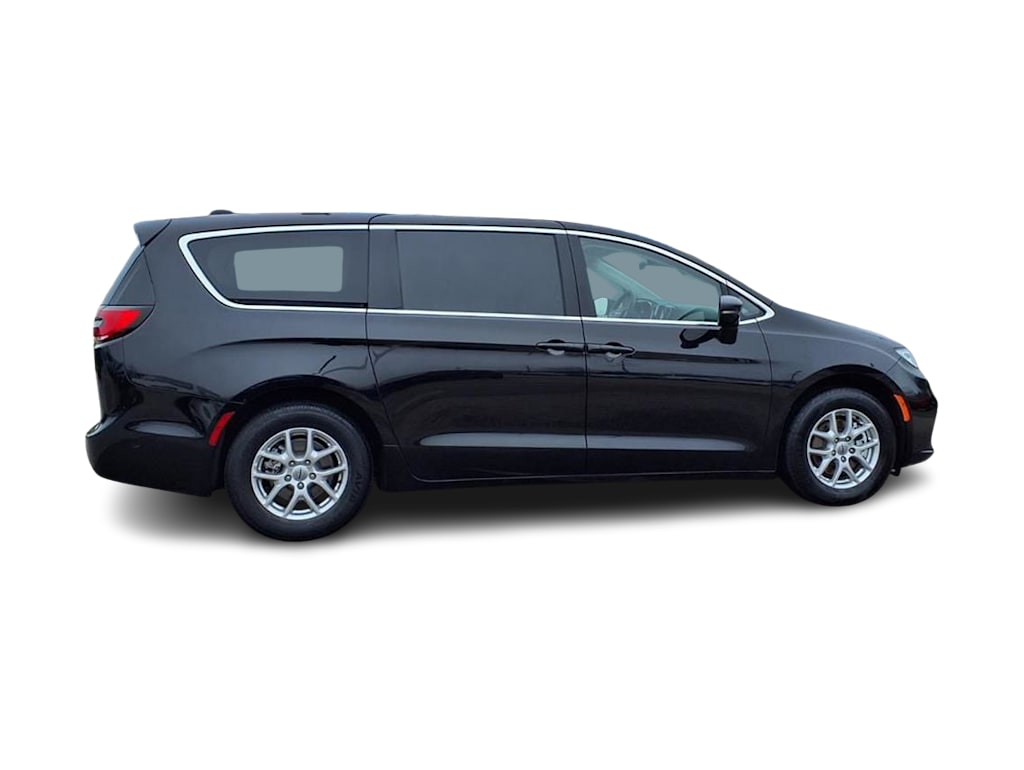 Thumbnail: 2024 Chrysler Pacifica - 17