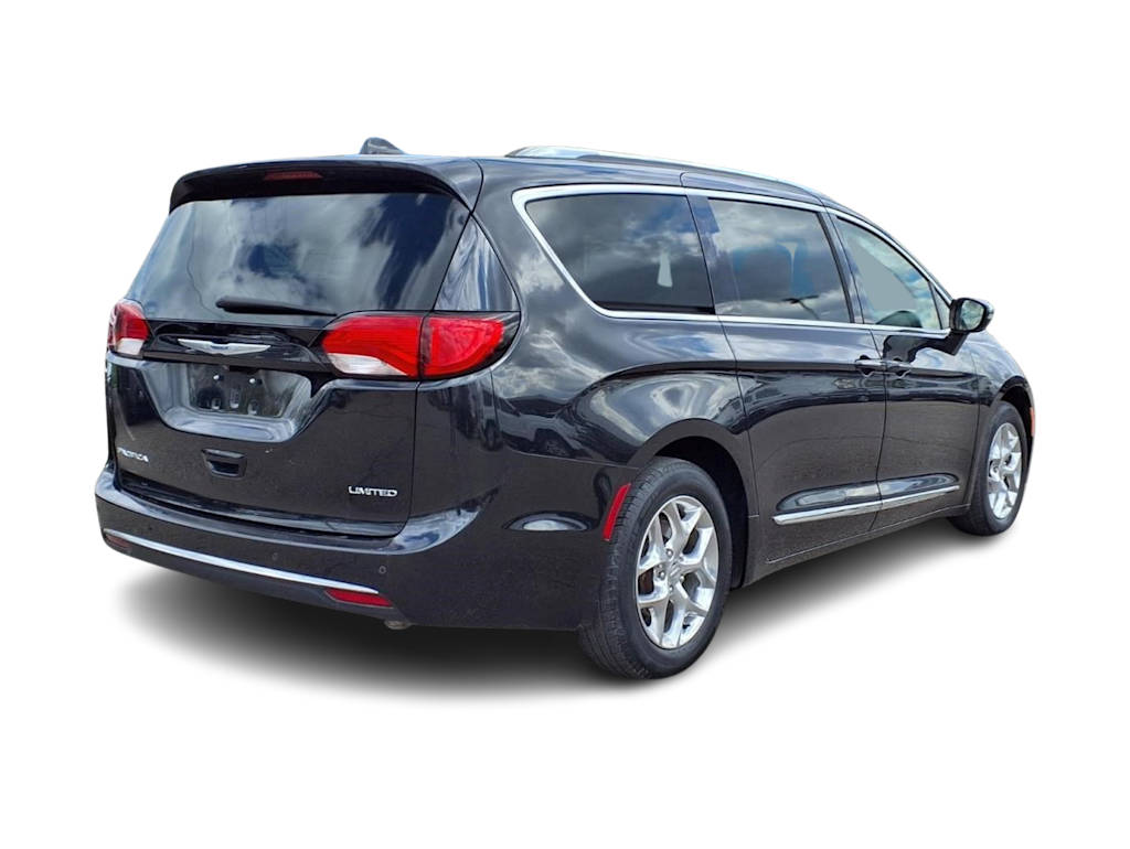 Thumbnail: 2019 Chrysler Pacifica - 18