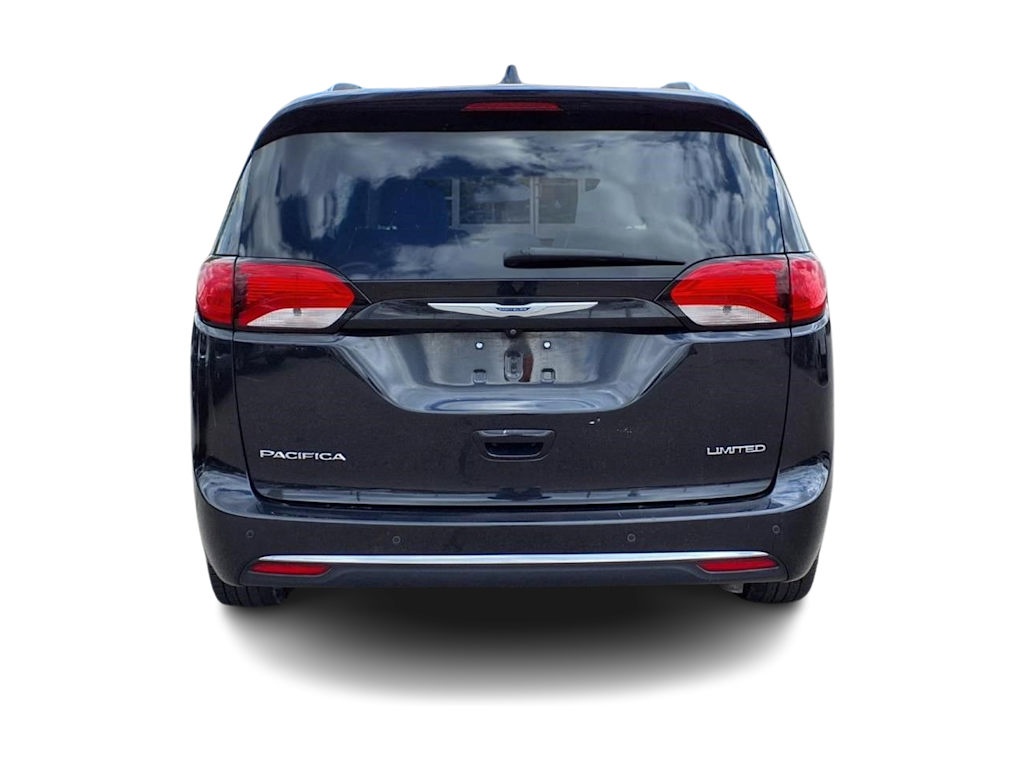 Thumbnail: 2019 Chrysler Pacifica - 4