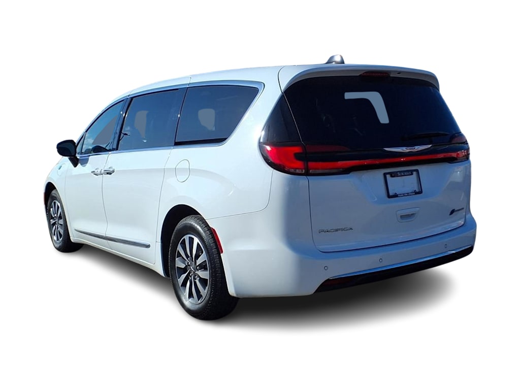 Thumbnail: 2023 Chrysler Pacifica - 4