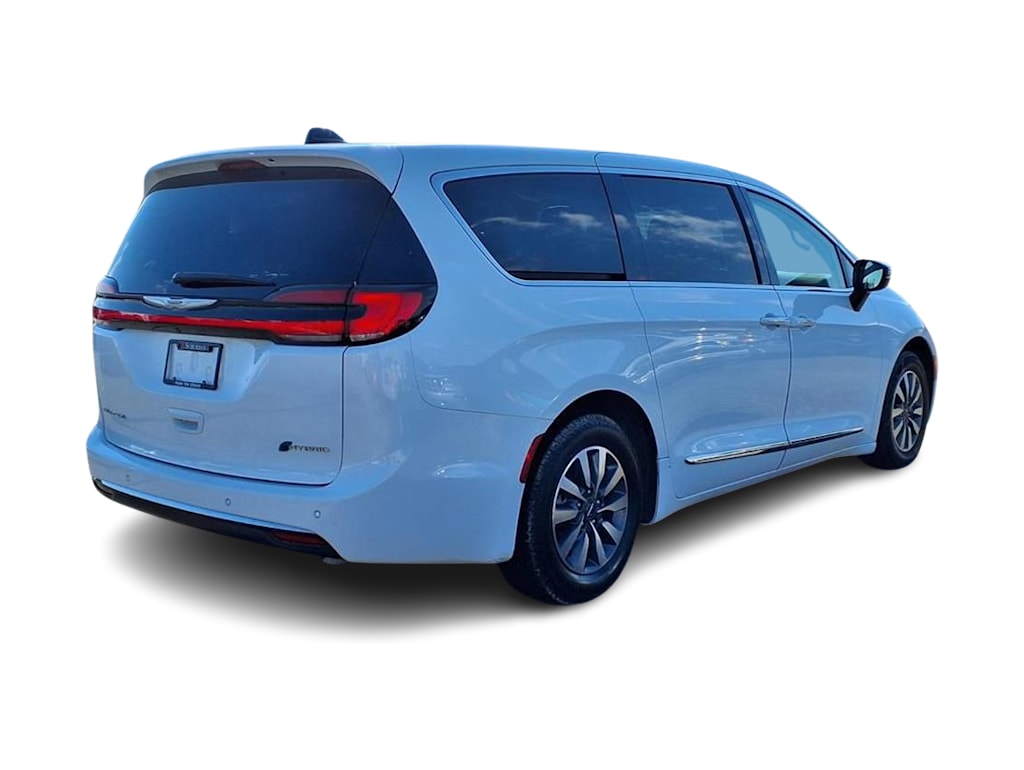 Thumbnail: 2023 Chrysler Pacifica - 18