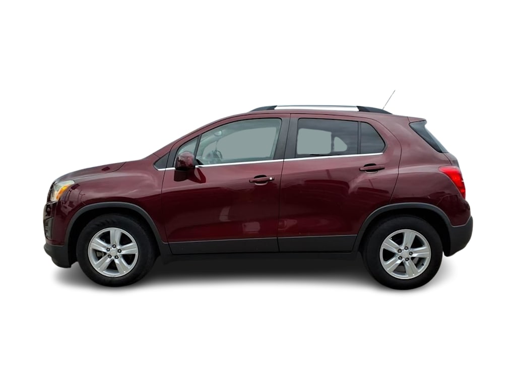 Thumbnail: 2016 Chevrolet Trax - 3